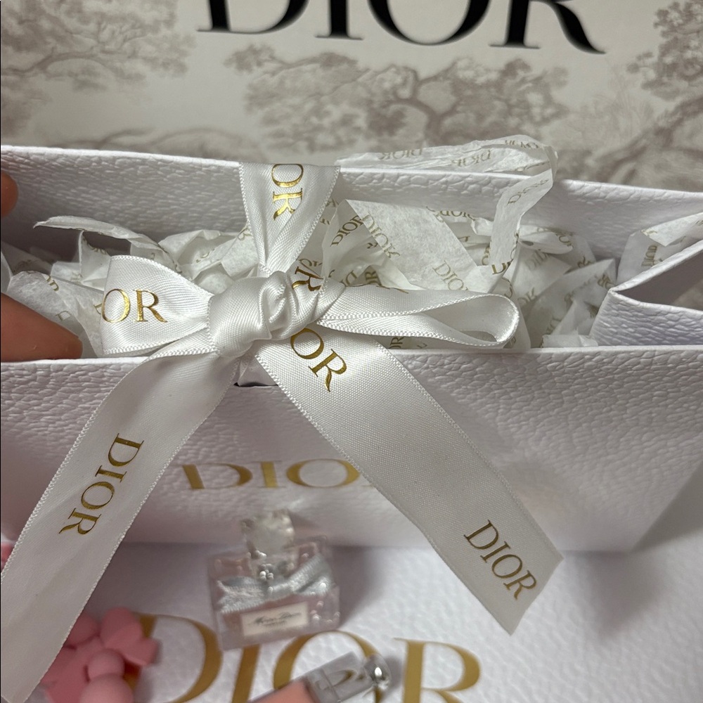 Dior Pink Gift Set - Picture 11 of 11
